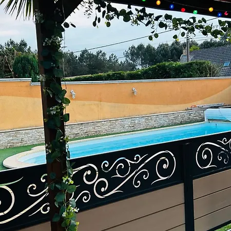 בית הארחה La Regence Ch 3 *